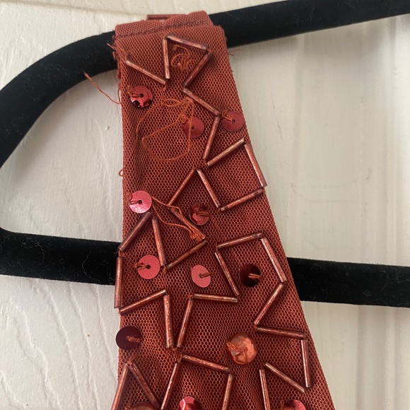 NWT SEQUINED SLEEVELESS V-NECK BACK SLIT GOWN Size 8 - Picture 7 of 7